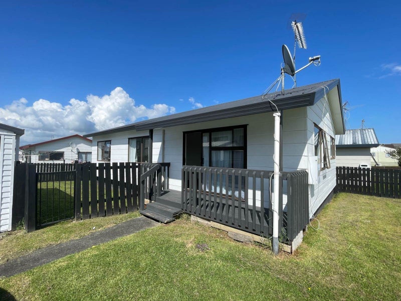 11 Foxlaw Street, Randwick Park, Auckland - Carousel 1