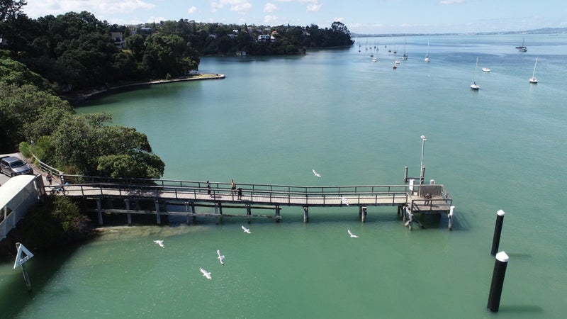 101 Island Bay Road, Beach Haven, Auckland - Carousel 17