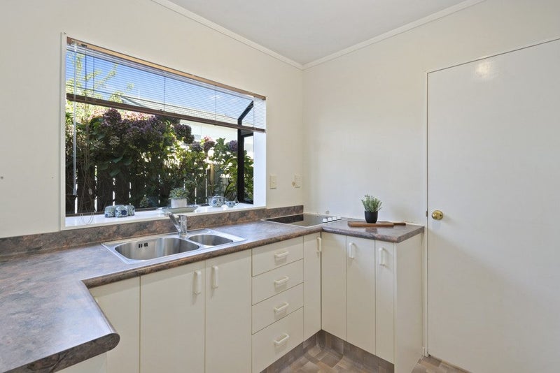 2/23 Tama Street, Alicetown, Lower Hutt - Carousel 2