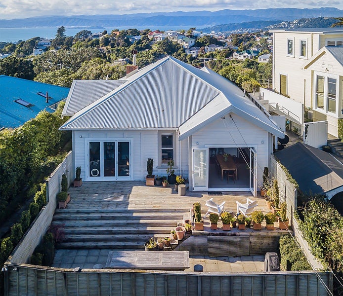 23 Moana Road, Kelburn, Wellington - Carousel 1