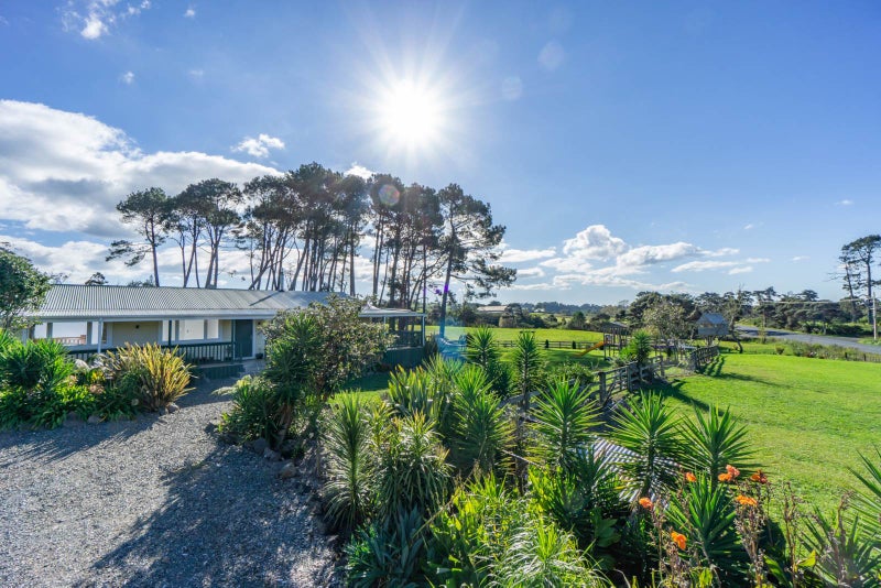 220 Waitakere Road, Henderson - Carousel 1