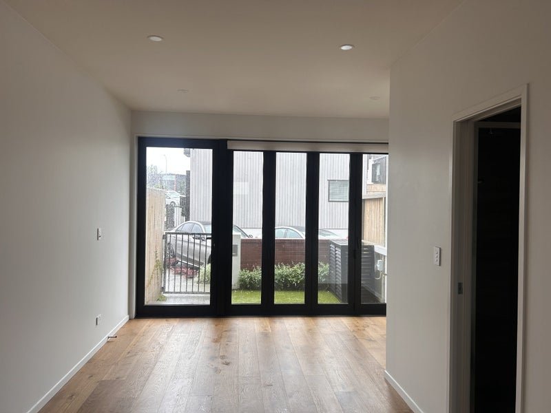 53 Hadlow Terrace, Grey Lynn, Auckland - Carousel 2