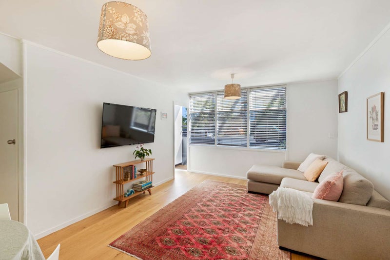 6/7 Don Croot Street, Western Springs, Auckland - Carousel 2