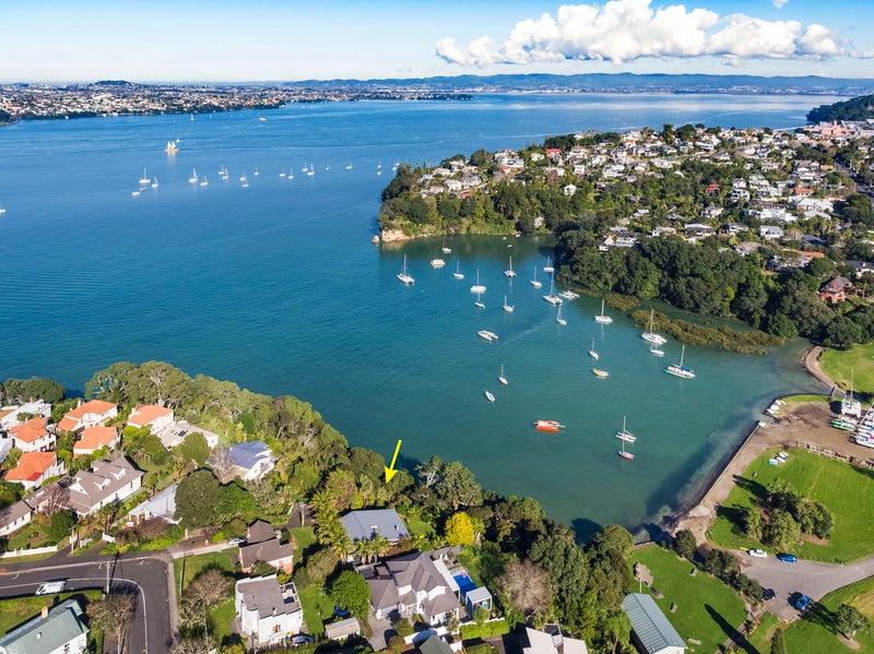 44 Clarence Road, Northcote Point, Auckland - Carousel 1