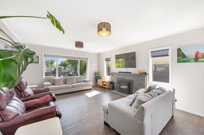 2 Cambridge Terrace, Taradale, Napier - Carousel 2