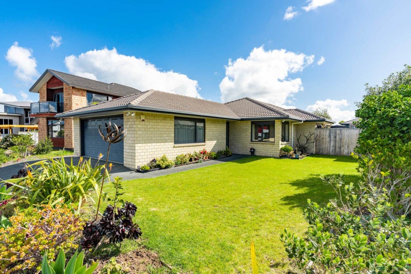 20 Key West Drive, One Tree Point - Carousel 2
