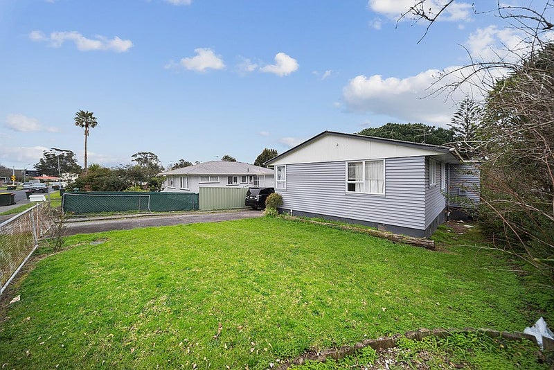 36 McLean Avenue, Papatoetoe, Auckland - Carousel 2