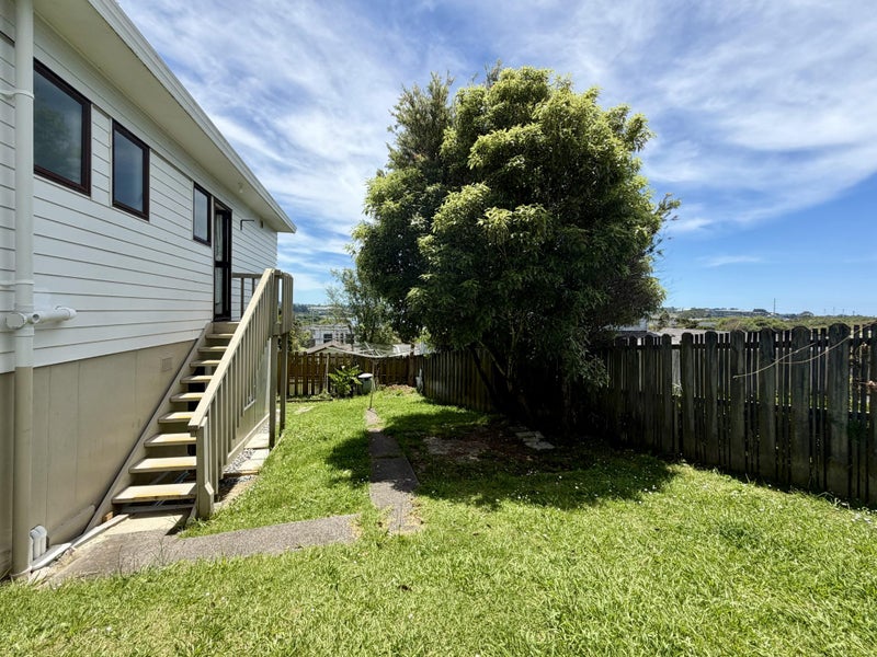 1/24 Barbados Drive, Unsworth Heights, Auckland - Carousel 16