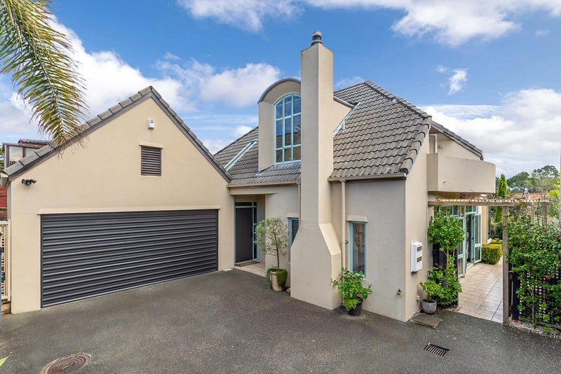 2/110 Aberdeen Road, Campbells Bay, Auckland - Carousel 1