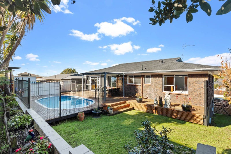 18 Nui Mana Place, Te Atatu South, Auckland - Carousel 2