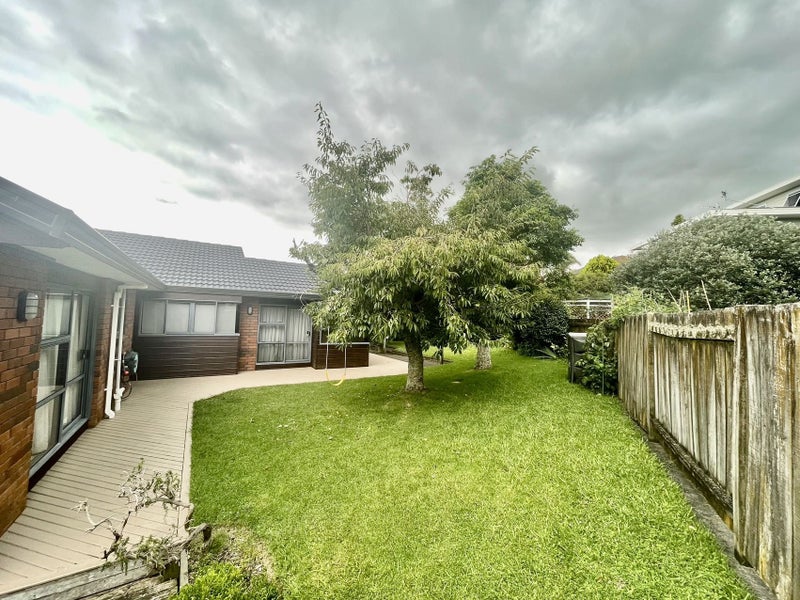 35 Peretao Rise, The Gardens, Auckland - Carousel 2
