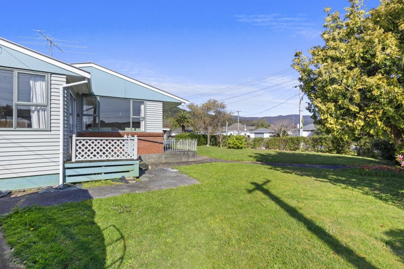 2 Miles Crescent, Wainuiomata, Lower Hutt - Carousel 21