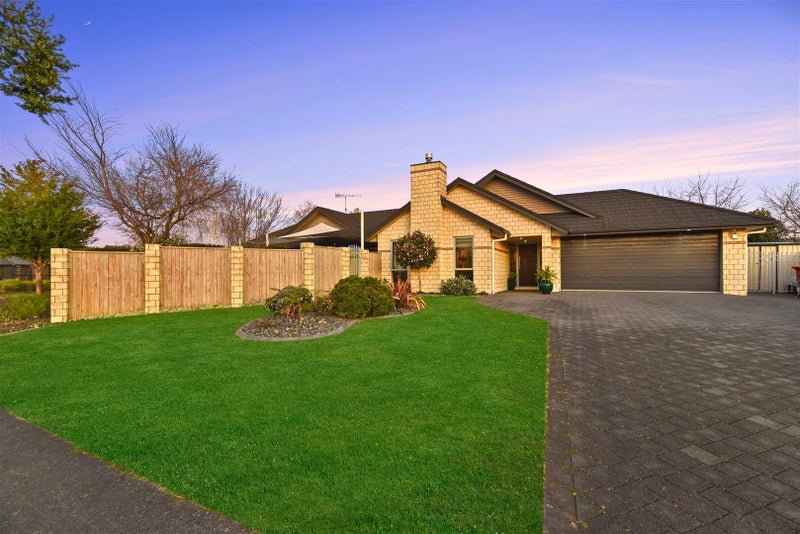 34 Somerton Drive, Huntington, Hamilton - Carousel 1