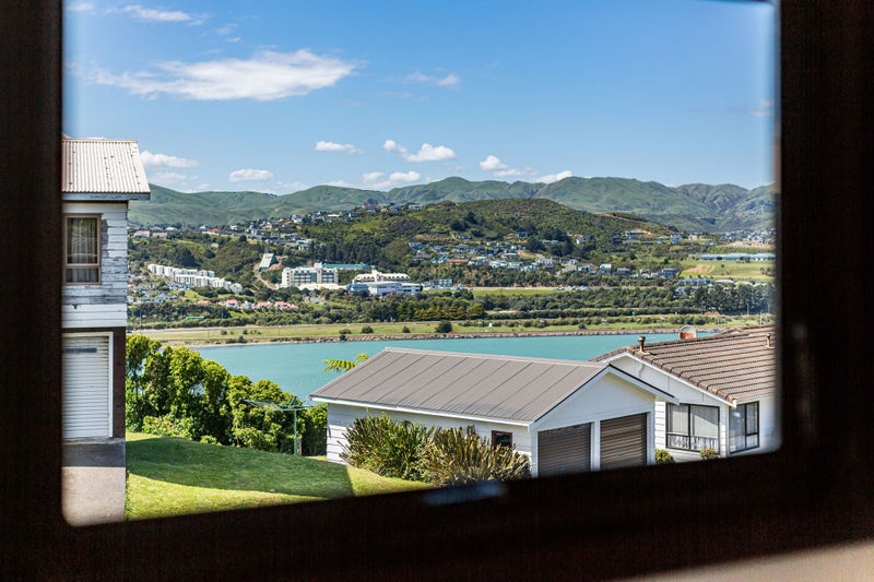 24 Clipper Street, Titahi Bay, Porirua - Carousel 2