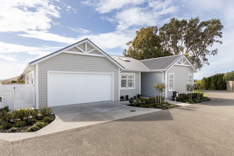 11E La Cumbre Close, Bethlehem, Tauranga - Carousel 1
