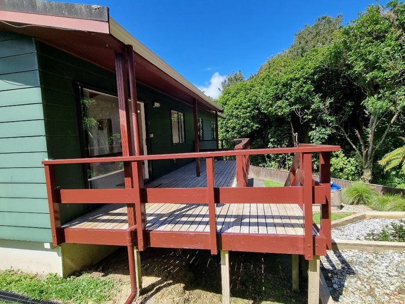 2/31 Camellia Terrace, MAUNGARAKI, LOWER HUTT - Carousel 1