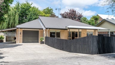 152E Clarkin Road, Fairfield, Hamilton - Carousel 1