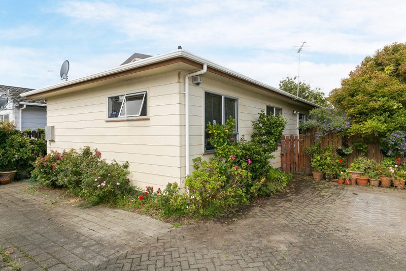 24A Plunket Avenue, Petone, Lower Hutt - Carousel 1