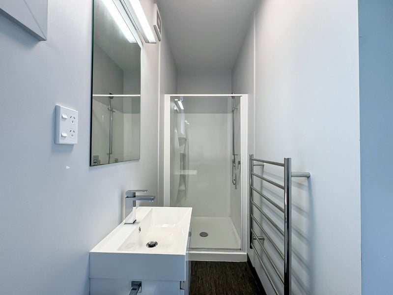 24A Glenmore Street, Thorndon, Wellington - Carousel 11