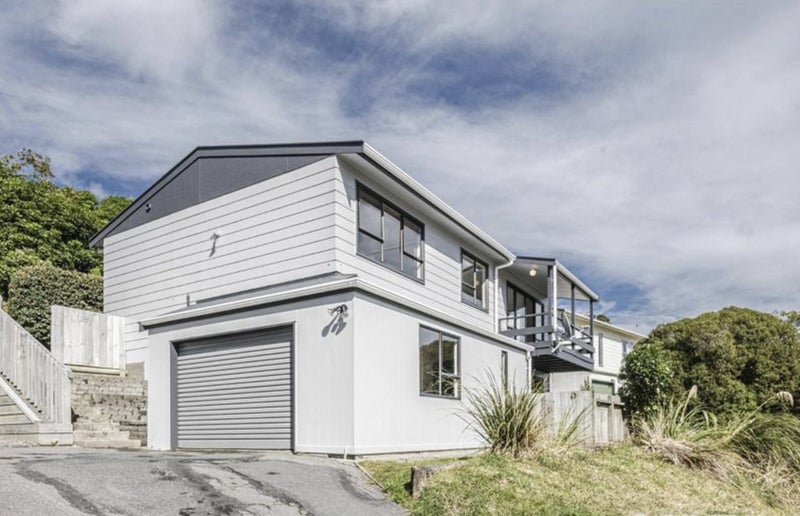 44 Colchester Crescent, Newlands, Wellington - Carousel 1
