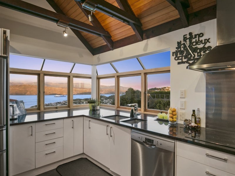 4 Inverell Way, Seatoun, Wellington - Carousel 1