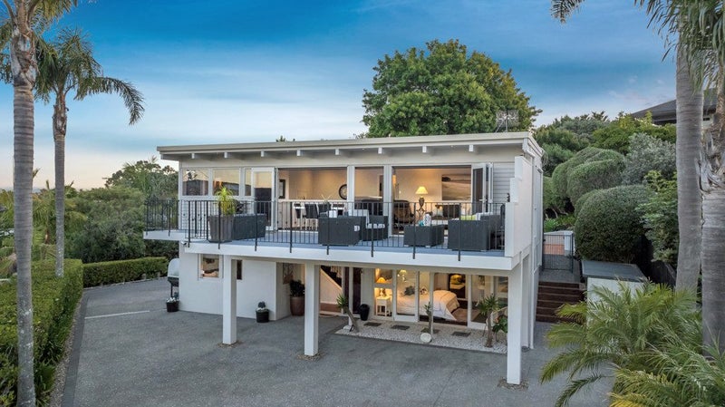 13 Callender Place, Shelly Park, Auckland - Carousel 1