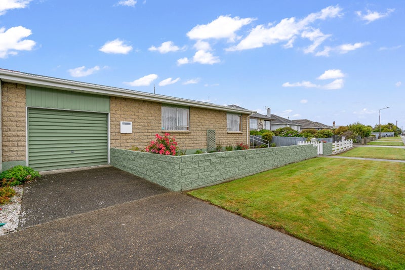 8 Christina Street, Strathern, Invercargill - Carousel 1