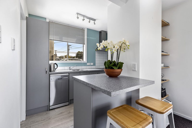 9/76 Freyberg Street, Lyall Bay, Wellington - Carousel 1