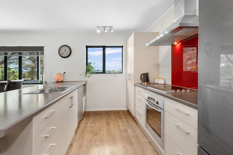 13 Rosehill Place, Nawton, Hamilton - Carousel 2