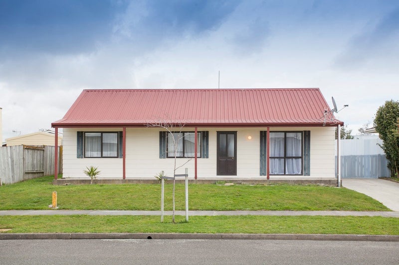 79 Hillcrest Drive, Kelvin Grove, Palmerston North - Carousel 1