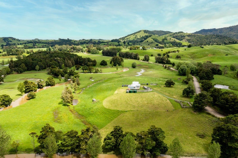1099 Omana Road, Waiotira - Carousel 1