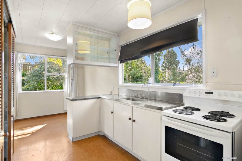 5 Temuri Place, Glendene, Auckland - Carousel 2