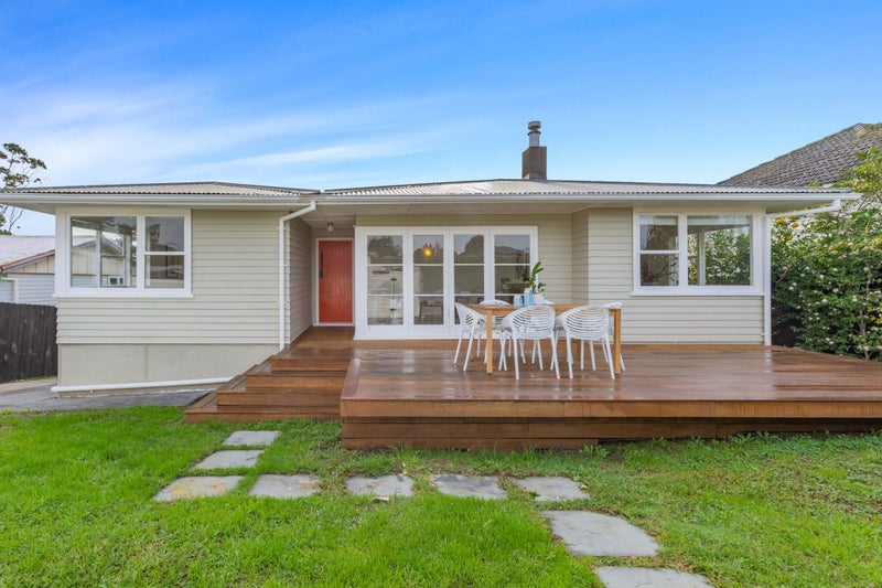 5 Maybelle Place, Kelston, Auckland - Carousel 1
