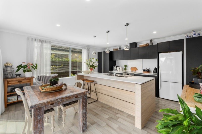 11 Capstan Close, Pyes Pa, Tauranga - Carousel 2