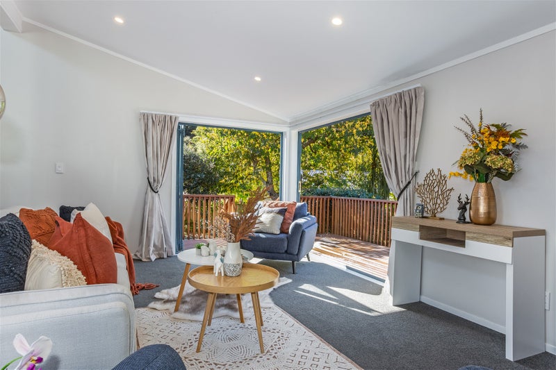 14 Charthouse Lane, Whitby, Porirua - Carousel 1