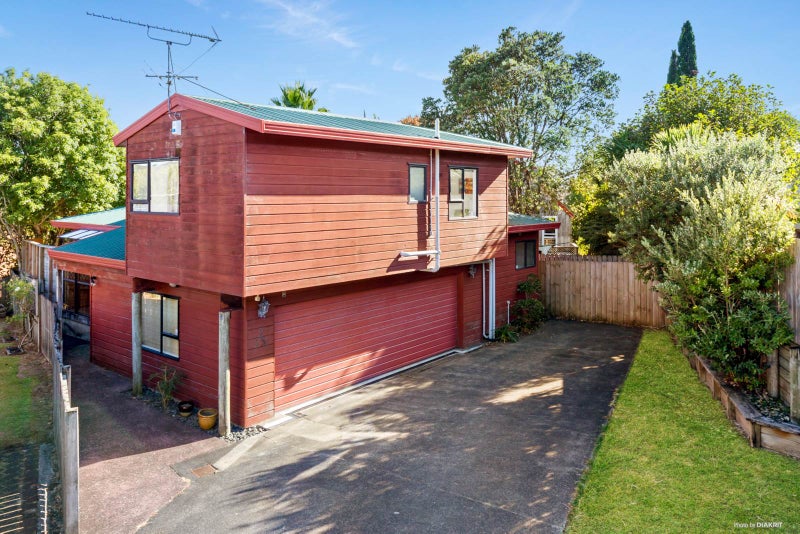 2/25A Avonleigh Road, Green Bay, Auckland - Carousel 1