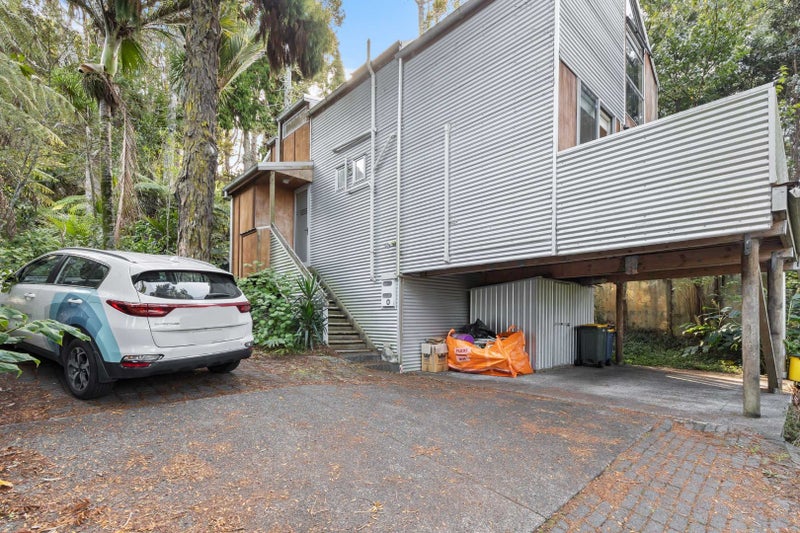 209 Laingholm Drive, Laingholm, Auckland - Carousel 1