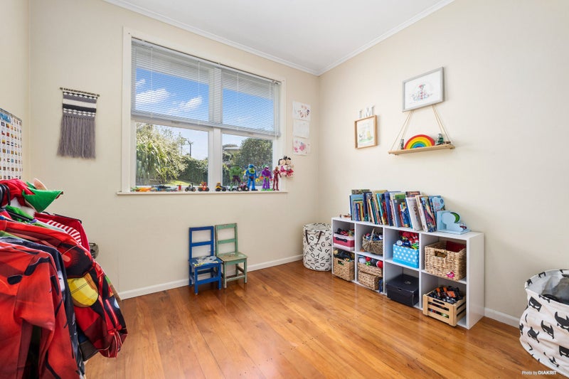 10 Hartley Terrace, Massey, Auckland - Carousel 20