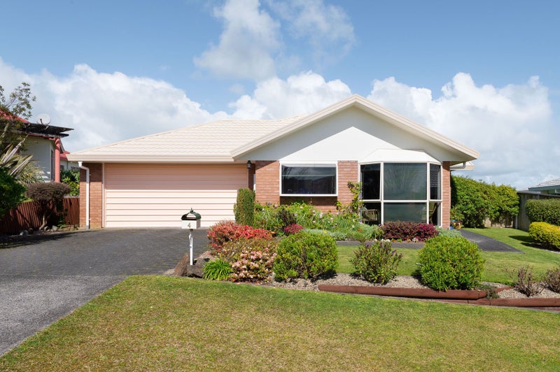4 West Ridge Drive, Western Heights, Hamilton - Carousel 1