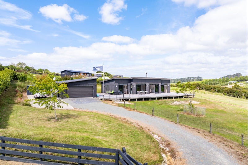 399 King Road, Kaiwaka - Carousel 2
