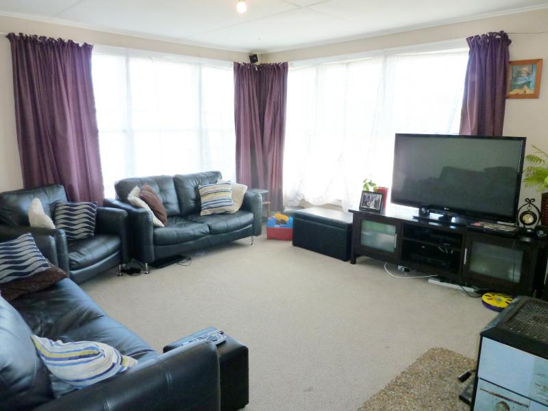 23A Tiller Close, Kelvin Grove, Palmerston North - Carousel 2