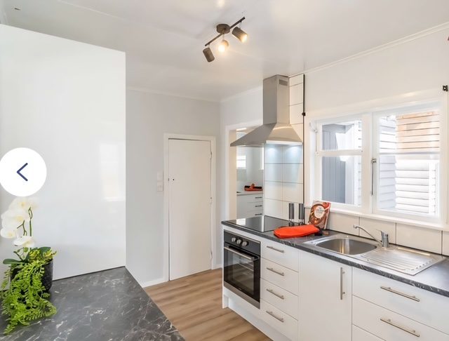 28 Main Road, Wainuiomata, Lower Hutt - Carousel 2