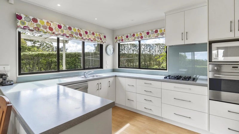 240 Beach Road, Kaikoura - Carousel 2