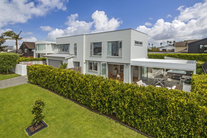 0 , Milford - Carousel 1