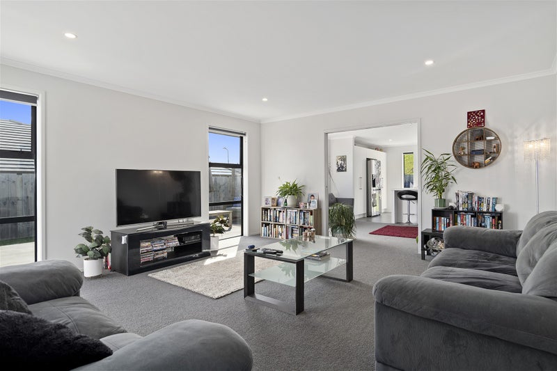 8 Antrim Glade, Welcome Bay, Tauranga - Carousel 4