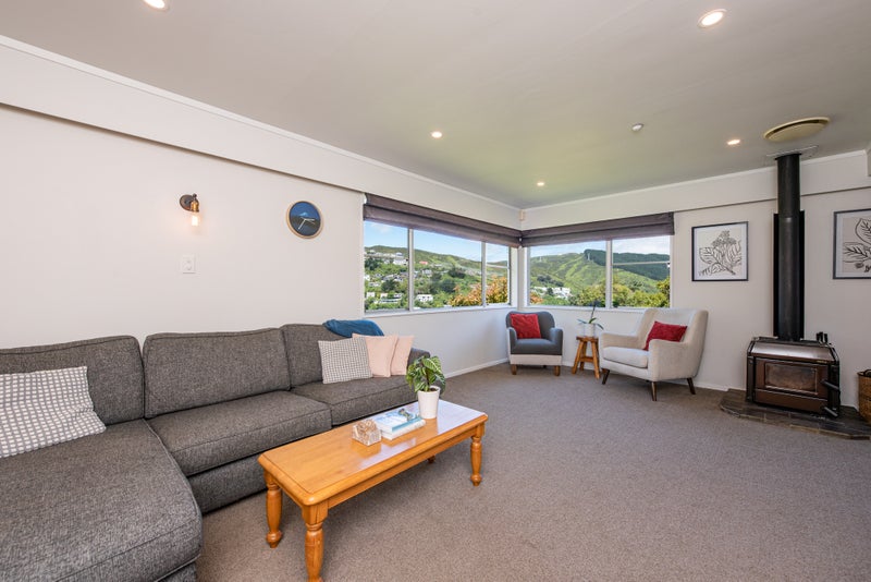 36 Thurleigh Grove, Karori, Wellington - Carousel 2