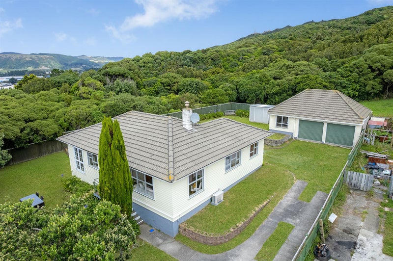 36 Rangituhi Crescent, Takapuwahia, Porirua - Carousel 1