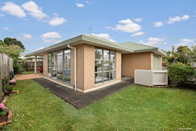 16A Walton Street, Red Beach, Whangaparāoa - Carousel 1