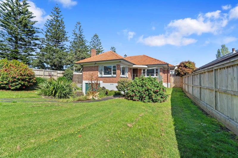 76 Riddell Road, Glendowie, Auckland - Carousel 2