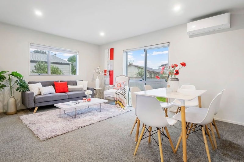 2/1 Clarice Place, Takanini, Auckland - Carousel 1